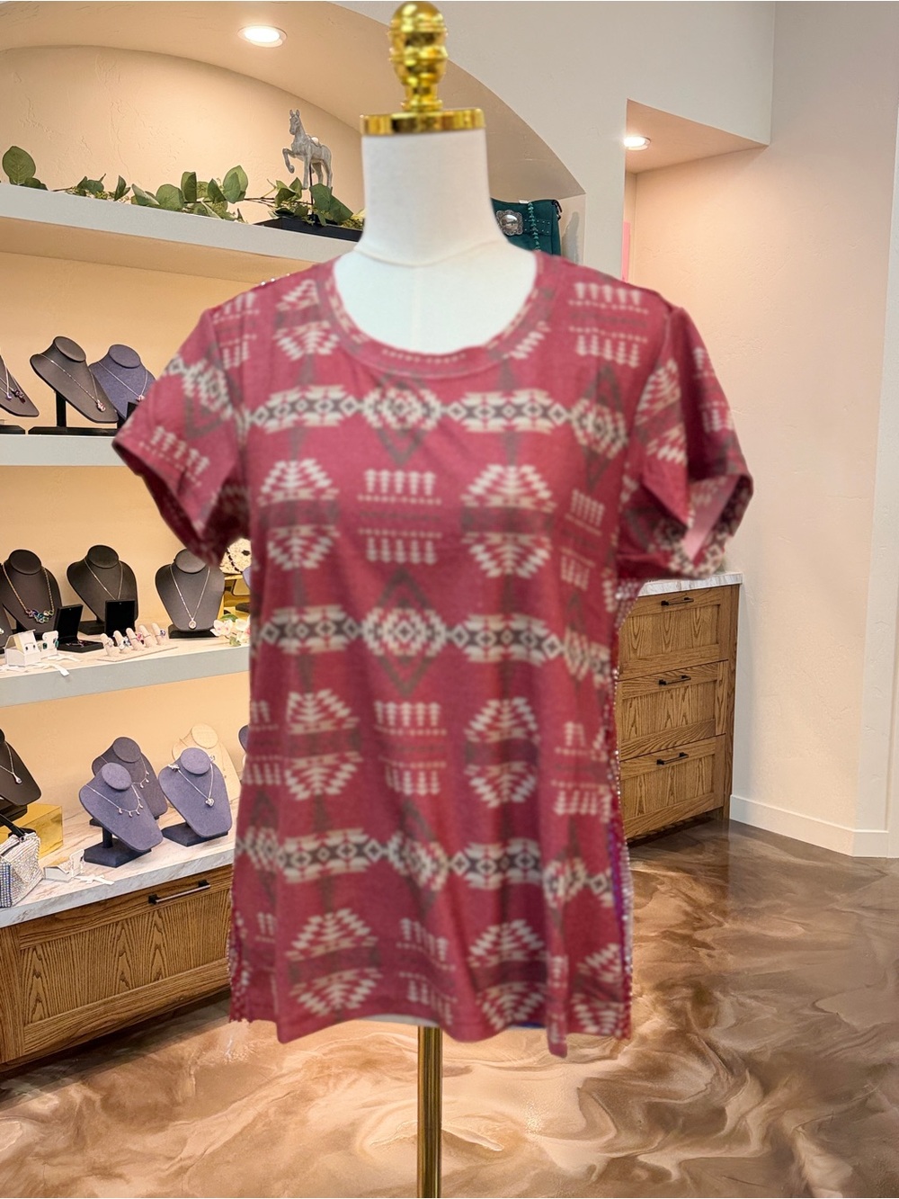 Women’s Short-Sleeve Aztec Tee in Mauve